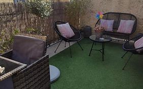 Proche D'Uzes La Terrasse Du Soleil Levant