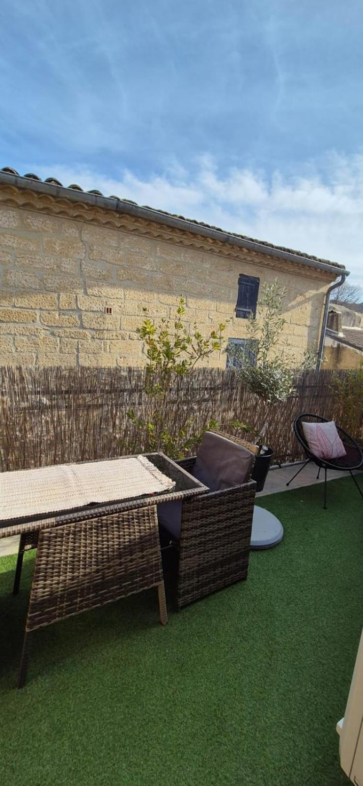 Proche D'Uzes La Terrasse Du Soleil Levant Collias Extérieur photo